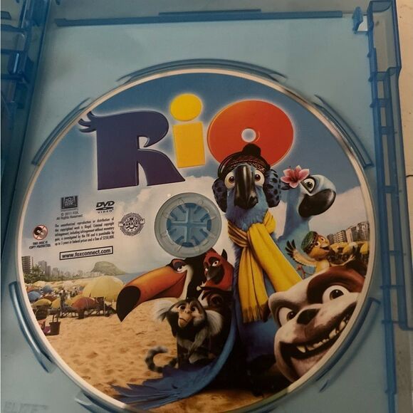 Blu-Ray 3 Pack Movies. Robots. Rio. Horton - Picture 2 of 6